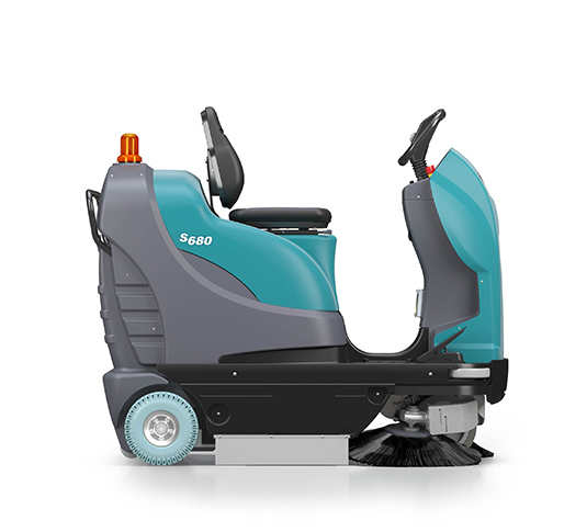 S680 Compact Battery Ride-On Sweeper alt 8