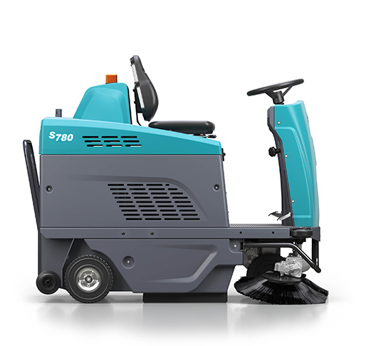 S780 Compact Battery Ride-On Sweeper alt 3